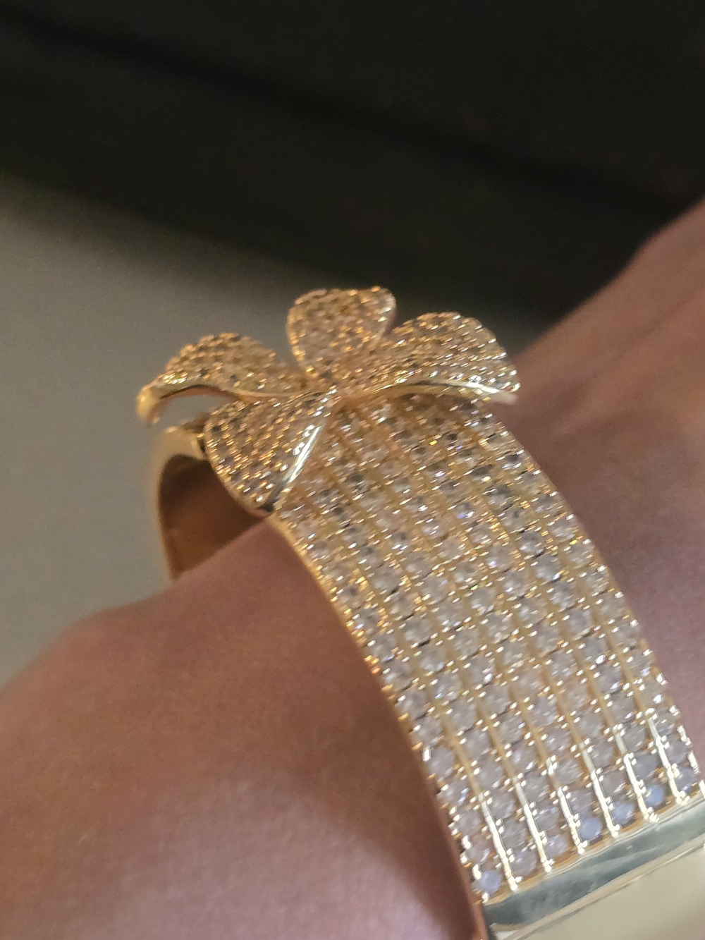 22kgp Dubai Set Gold Pave Flower Ring and Bracelet Set — Elegant Women's Jewelry - Picture 4 of 11